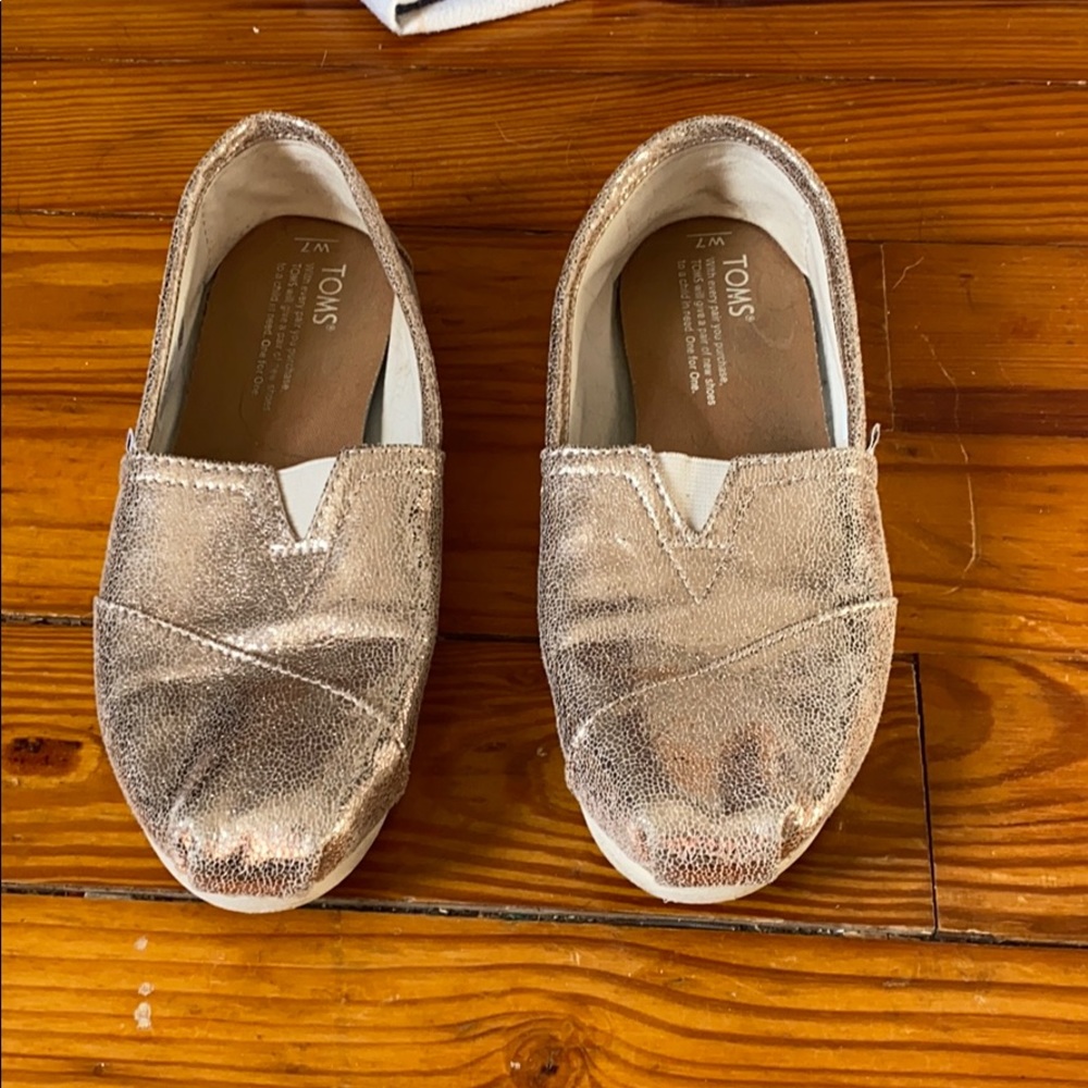 Toms